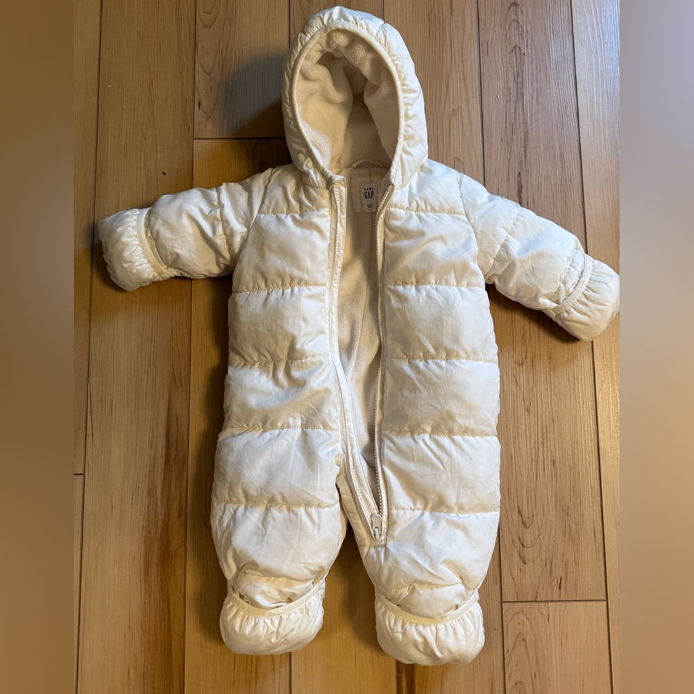 BabyGap 3-6 month winter bunting